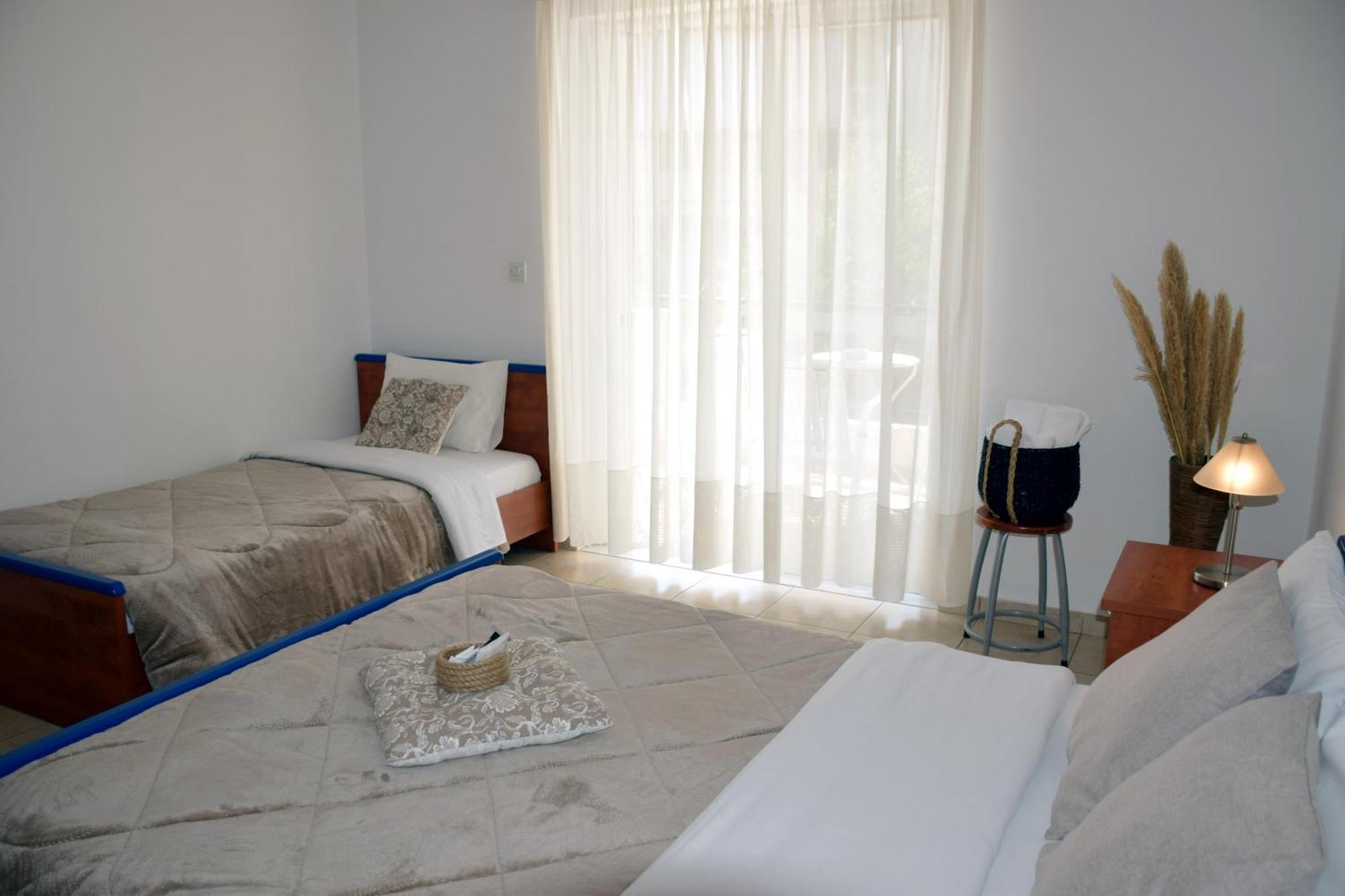 Lappas Rooms Roviész Kültér fotó